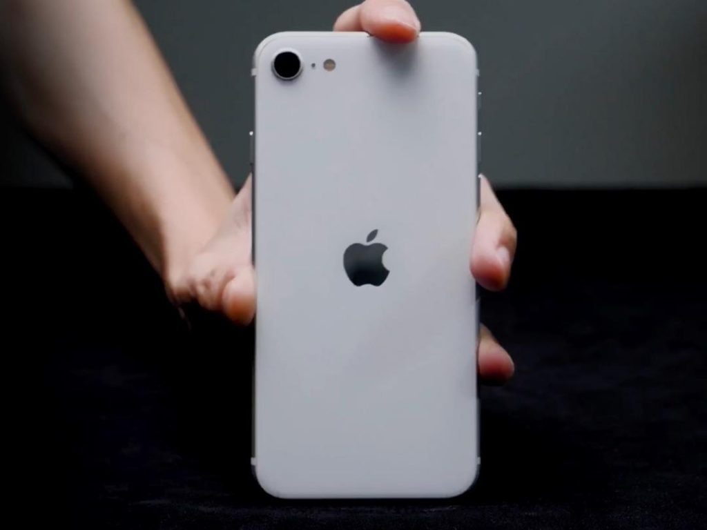 苹果据悉将削减iPhone SE与AirPods产量，因消费需求遇冷 