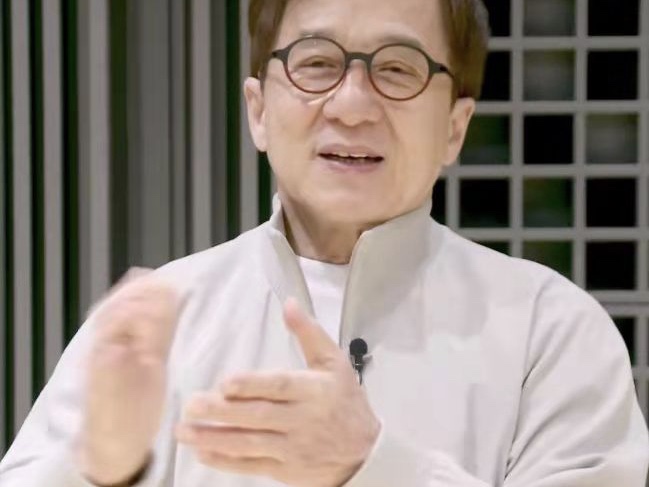 荷兰弟拍打戏致敬成龙，成龙知道后想和他合作  