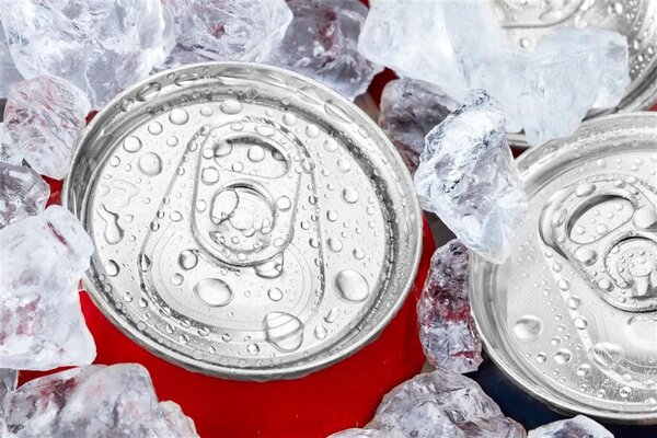 研究发现喝无糖碳酸饮料更易发胖 