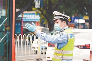 广州严查各类影响交通安全与畅通的违法行为