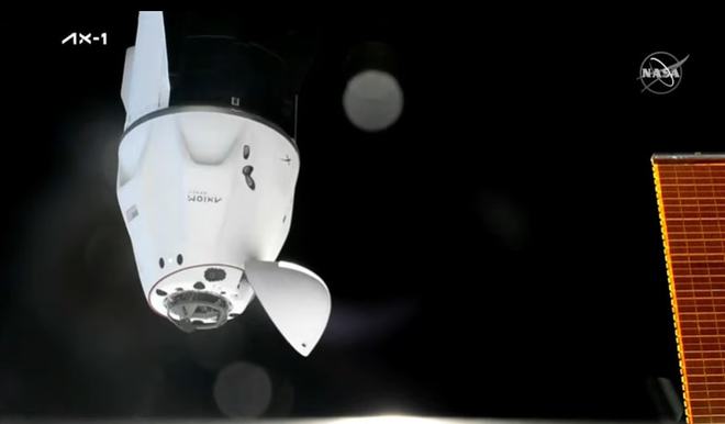 SpaceX“龙”飞船已与国际空间站成功对接 空间站首迎“全私人”太空旅行团