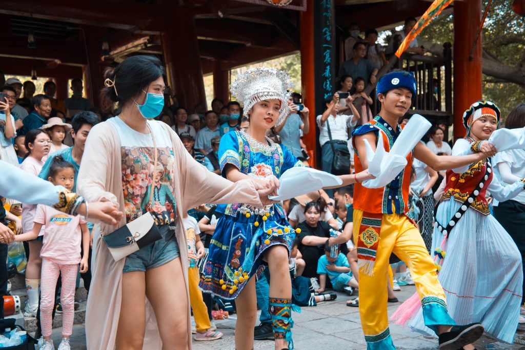 华服秀典、刀杆节、花车大巡游,锦绣中华五一真精彩
