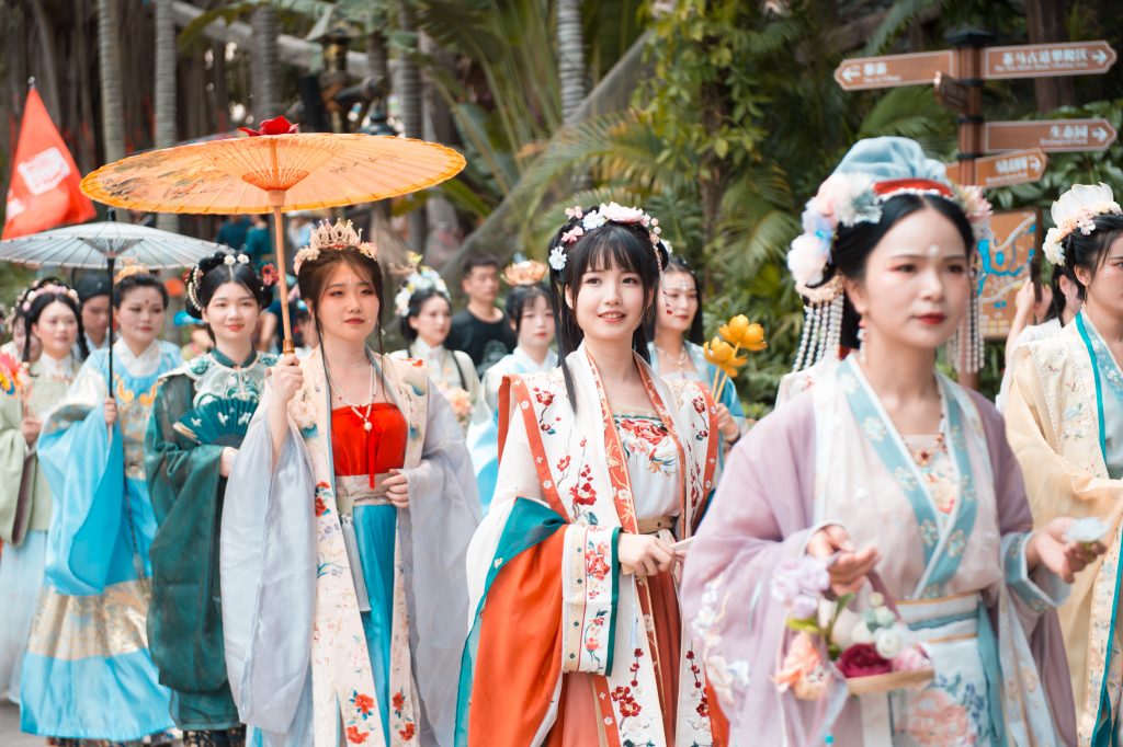 华服秀典、刀杆节、花车大巡游,锦绣中华五一真精彩