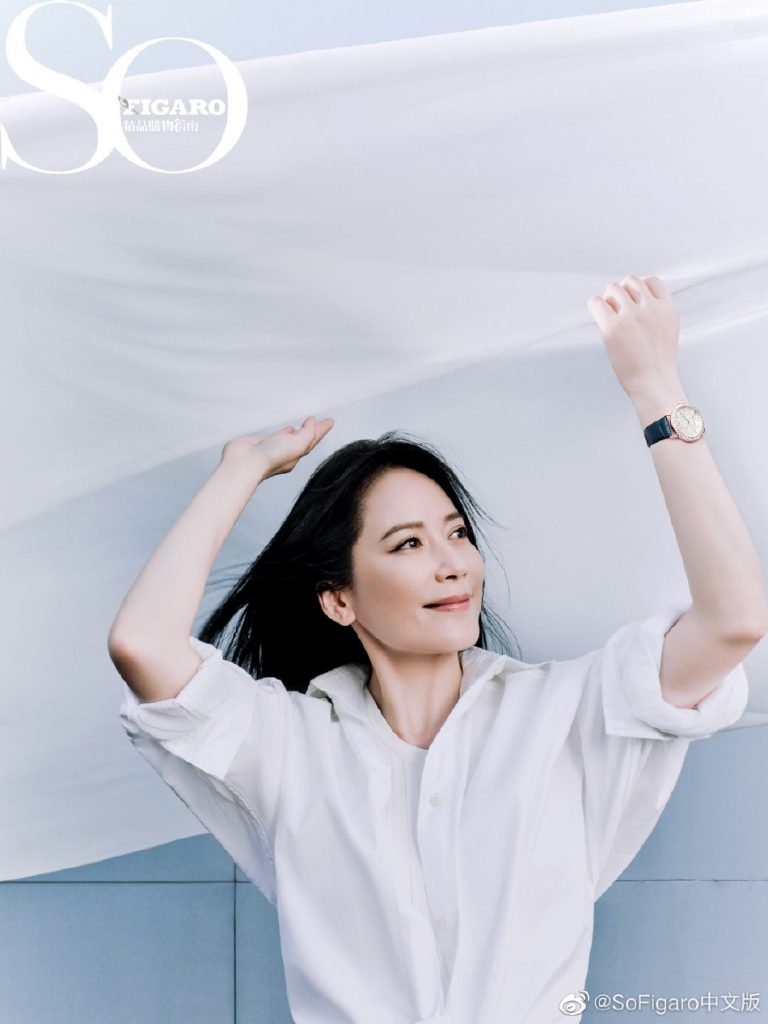 俞飞鸿质感光影大片释出 淡妆出镜气质优雅 