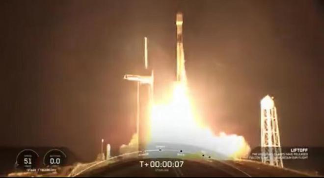 SpaceX发射53颗星链卫星，诞生第三枚一箭12飞火箭 
