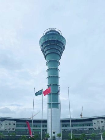 广州白云国际机场塔台崭新亮相 