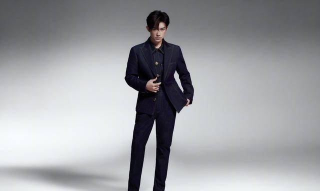 张艺谋新片浮出水面，易烊千玺沈腾岳云鹏主演，竟然是喜剧！ 