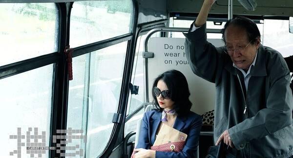 周冬雨携手忻钰坤导演出演网络救赎影片《热搜》，选角制作皆惊喜 