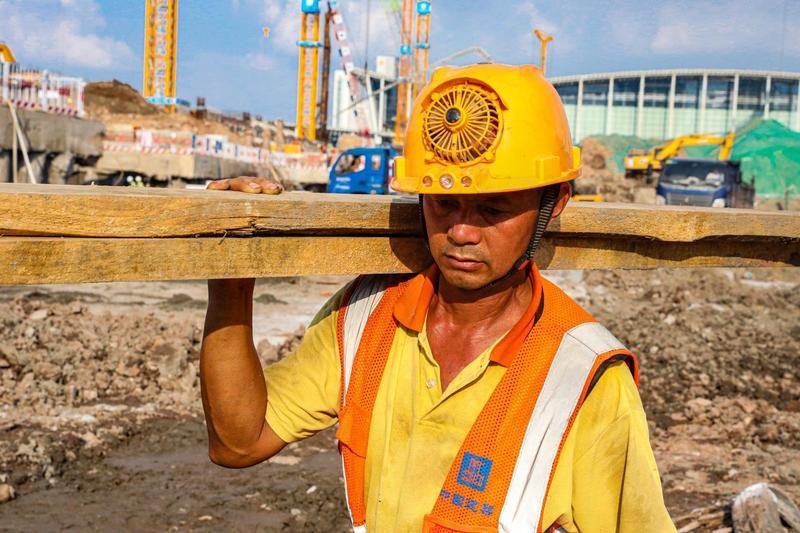 广州市住建局：日最高温达40℃（含）以上 应停止室外露天作业
