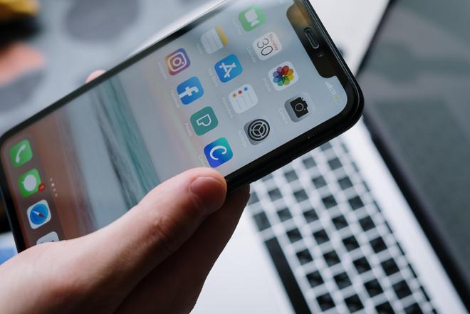 致敬乔布斯？iOS 16新版上线新壁纸：初代苹果小丑鱼回归 