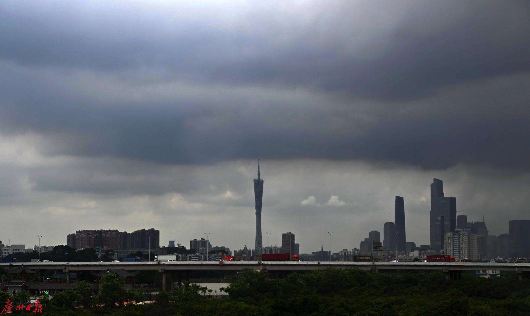 广州发布暴雨黄色和雷雨大风黄色预警信号￼