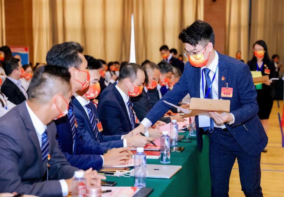 新班子,新气象,新高度——中共广东华商律师事务所委员会换届选举大会胜利召开