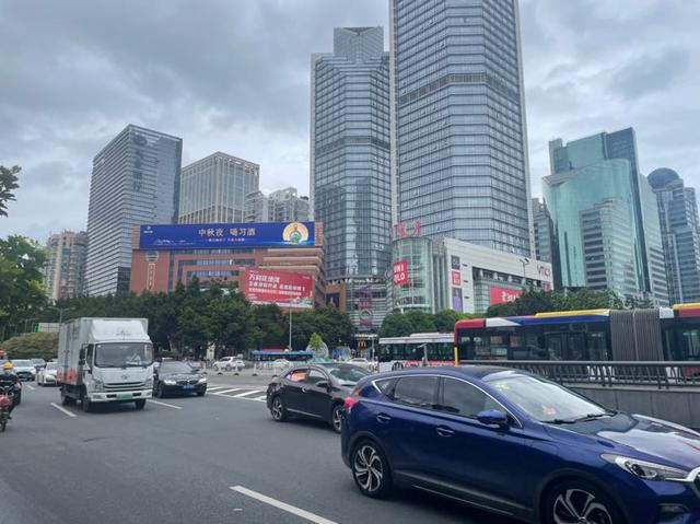 今日早高峰，广州市中心区拥堵指数高于昨天
