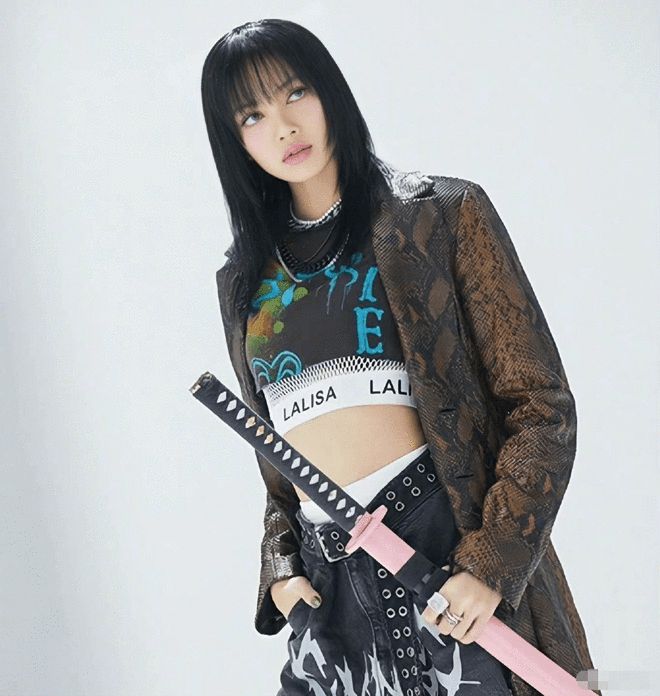 “Typa Girl”原是Lisa的solo曲 作曲者称为女性赋权 