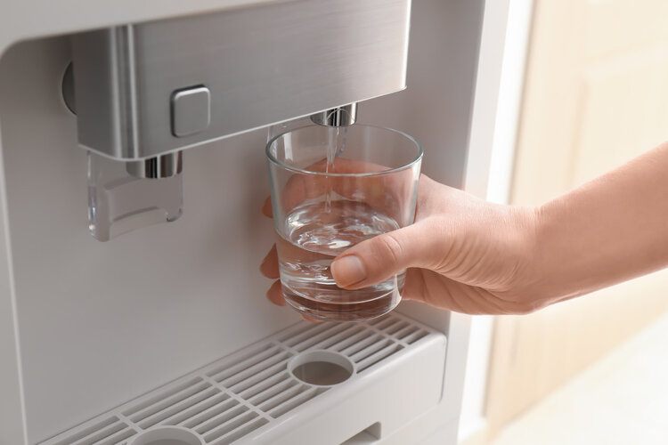  烧开水、桶装水、净水器的水，究竟哪个好？