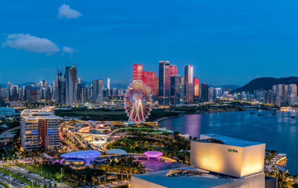 国庆假期,B.Duck小黄鸭在欢乐港湾邀您一起开启欢乐之旅!