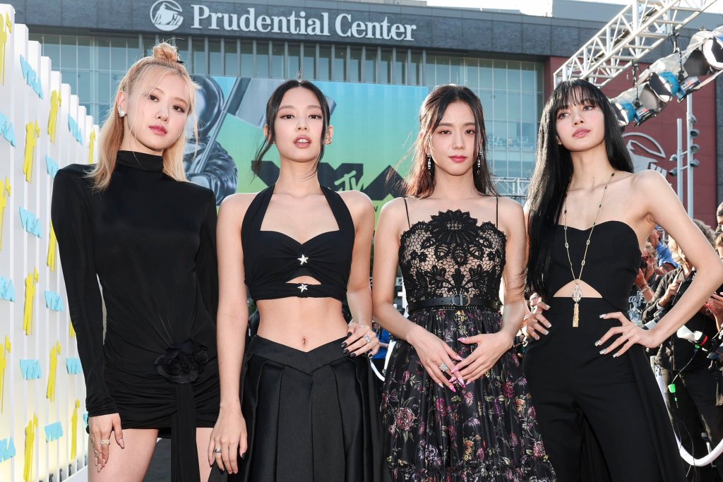  韩女团Blackpink亮相红毯 四人四色生图能打