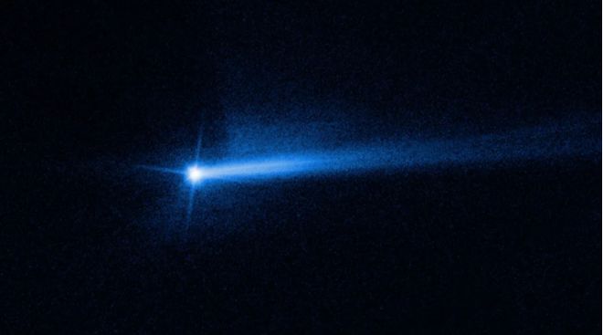 NASA发现“令人惊叹的惊喜”：小行星被撞击后形成“双尾” 