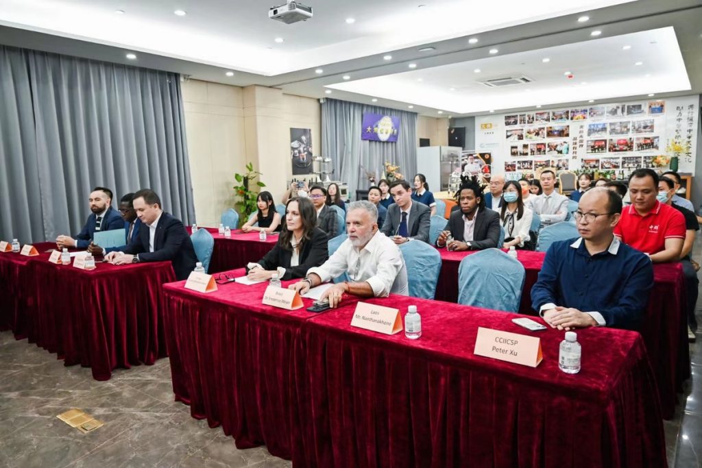 国际外使商贸论坛在广州举行 