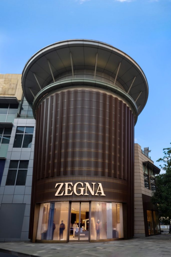 杰尼亚品牌代言人吴磊出席深圳万象城全新概念精品店开幕活动 探索全新户外系列
