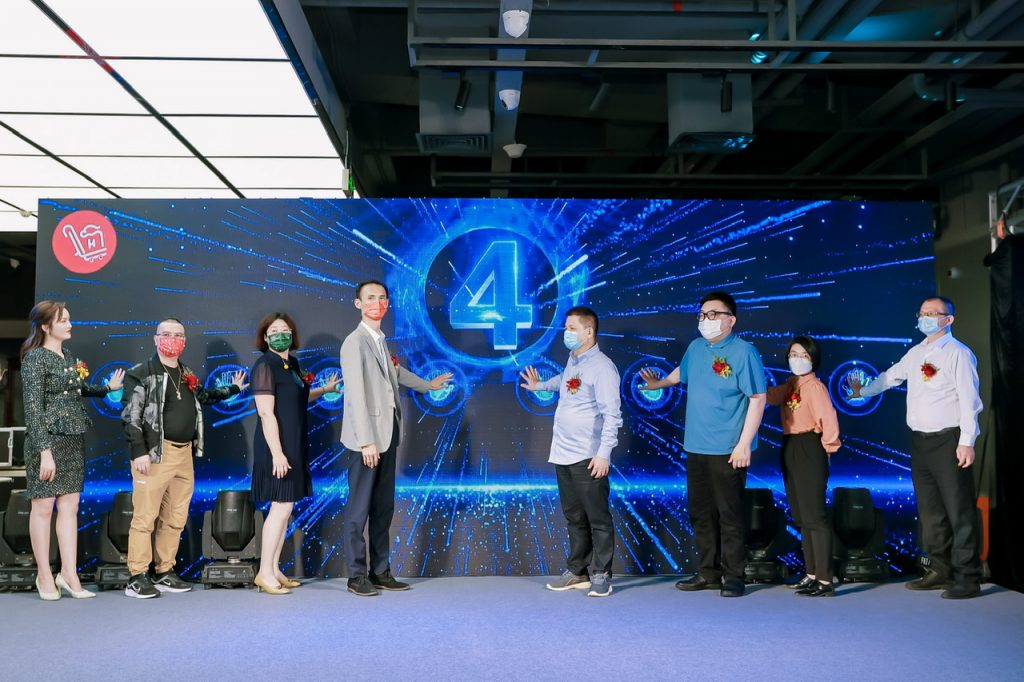 线上,线下,零关税进口跨境电商云海购全球招商推介会暨玉石公盘、冰玉星际熊签约仪式在深圳隆重举行