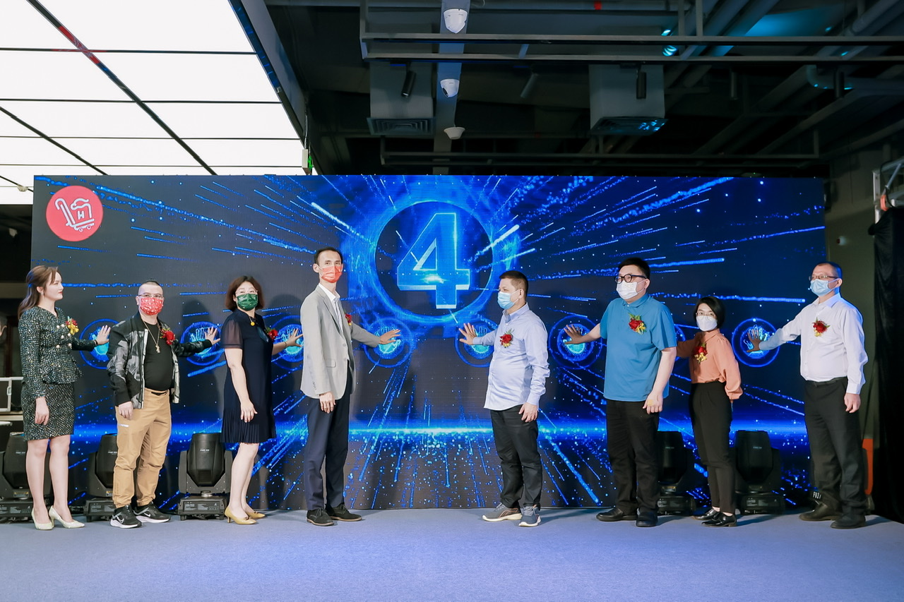 线上，线下，零关税进口跨境电商云海购全球招商推介会暨玉石公盘、冰玉星际熊签约仪式在深圳隆重举行 