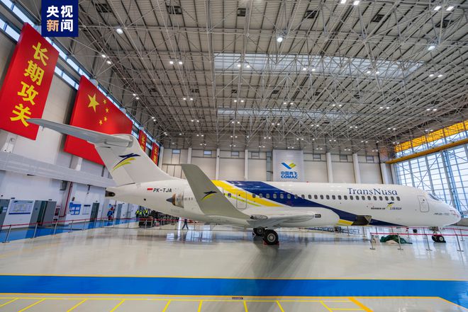 中国喷气式客机首次进入海外市场！国产ARJ21商业运营走出国门 