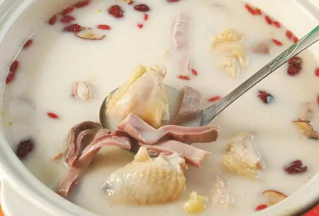 冷雨天一锅“猪肚鸡”：美味与食补皆不可辜负 