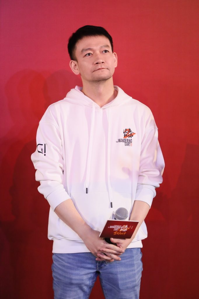 电影《流浪地球2》深圳路演五刷观众现场与导演过招 吴京想和刘培强说“新年快乐”