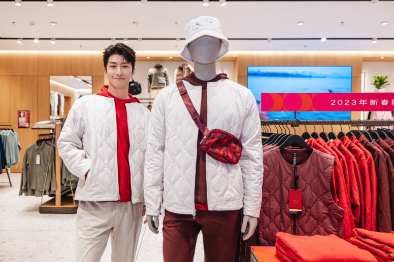 新年好状态,lululemon新春灯笼装置点亮深圳万象天地