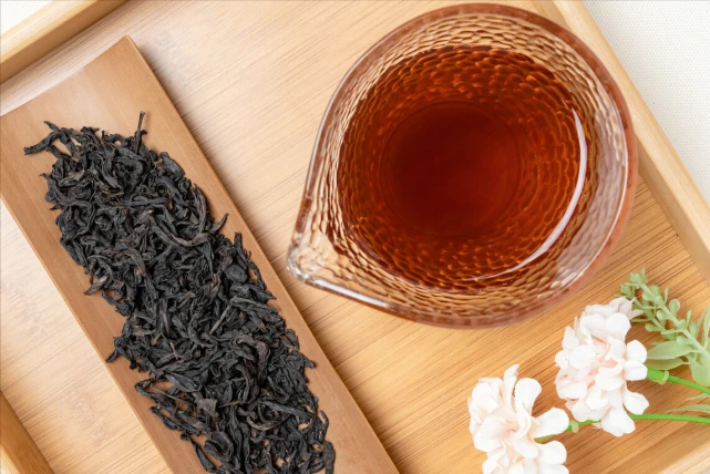 泡茶只会倒开水？怪不得苦涩难喝，老茶客教你3招，泡啥茶都美味