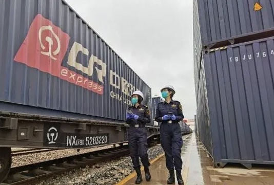 广州国际港开出2023年首列中欧班列