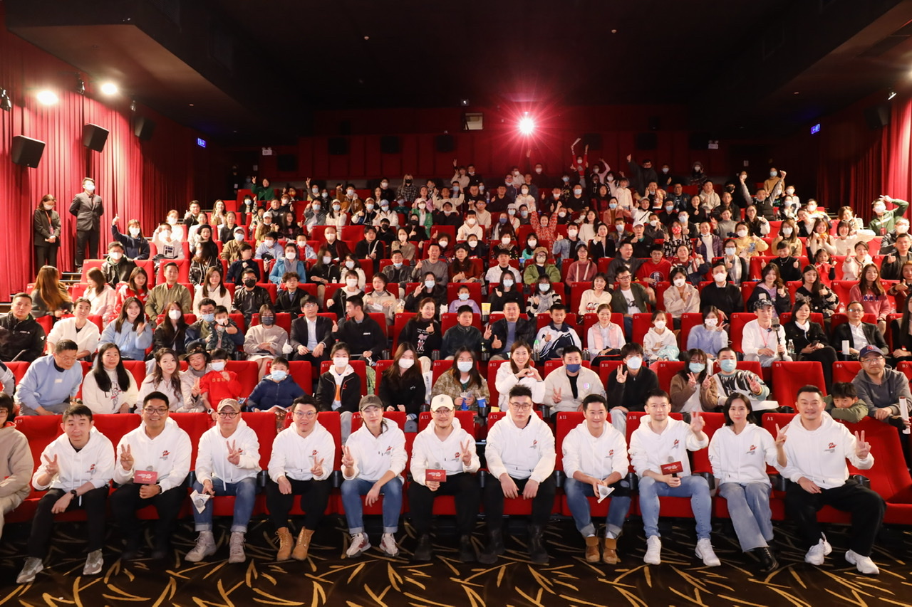 电影《流浪地球2》深圳路演五刷观众现场与导演过招 吴京想和刘培强说“新年快乐”