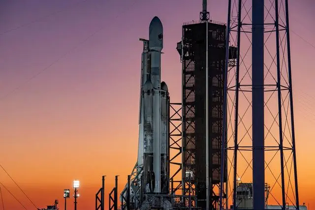 SpaceX星际飞船超级重型助推器33部发动机将于本周同时点火测试