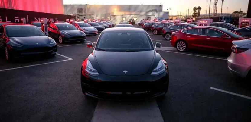 特斯拉(TSLA.US)又双叒叕降价了！ 美国Model S降幅超5%