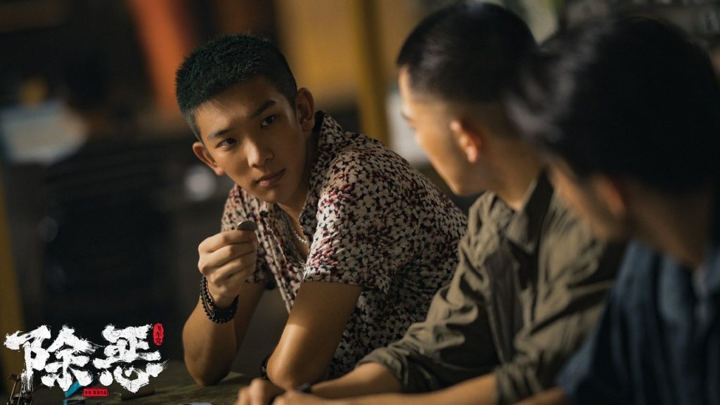 唐振超《除恶:飞车党》全网热播 完美诠释“卧底的自我修养”