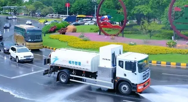 自动化保整洁 智能化护畅通——以科技化破城市治理难题 擦亮“美丽广州”品牌