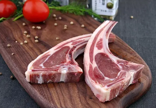 医生提醒：4种肉，忍住不吃才有益