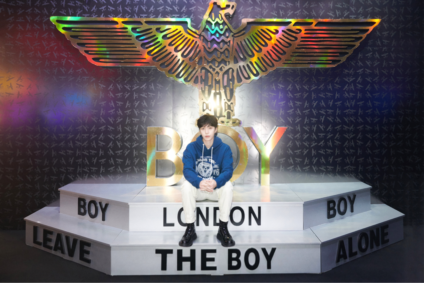 引领朋克风尚,范丞丞、宋雨琦现身BOY LONDON“天生闪耀”秋冬大秀