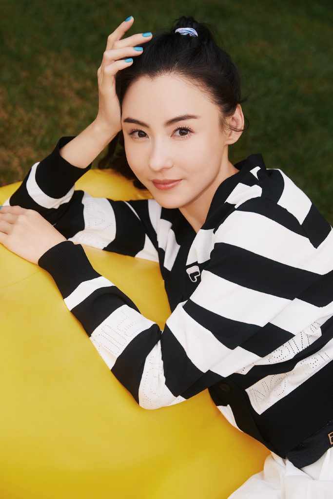 冻龄女神！张柏芝扎马尾穿运动装活力满满