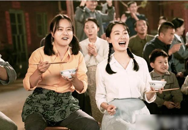 你好李焕英：导演开头就告诉观众李焕英穿越，只是很多人忽略了