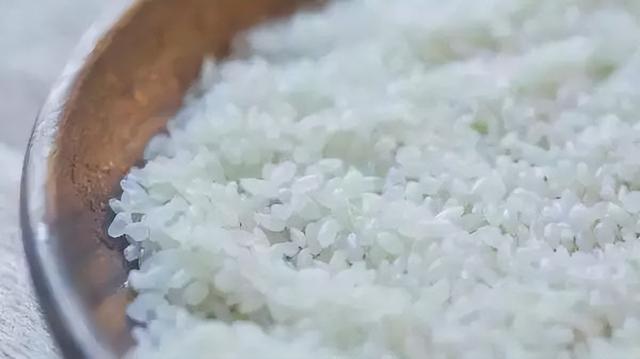 糯米的营养价值极高，如果把它代替米饭当主食吃，对身体好不好？