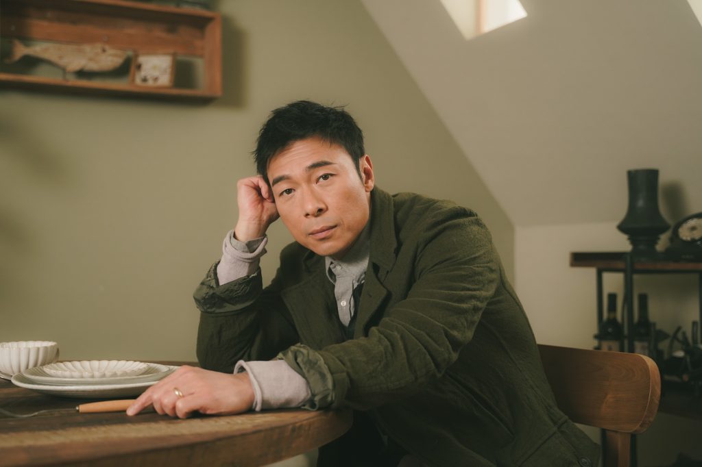 许志安全新单曲《不枉》眼泪洗刷感受后继续前行 动人声线演绎振作的力量面对伤痛