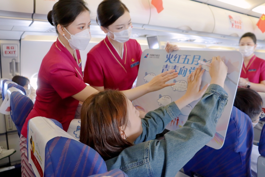 出行强劲复苏!“五一”期间南航在深圳运送旅客超20.3万人次