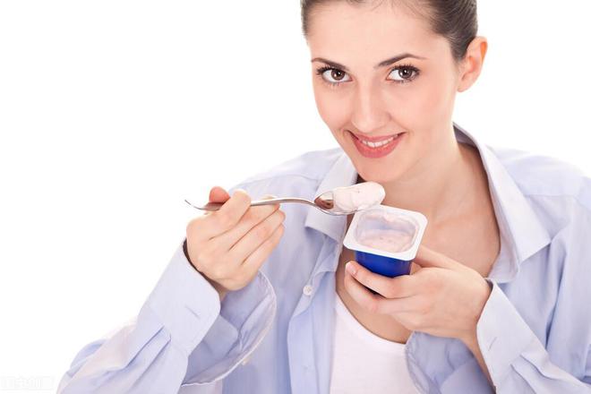怎样喝酸奶才是最健康的?经常喝酸奶有哪些好处