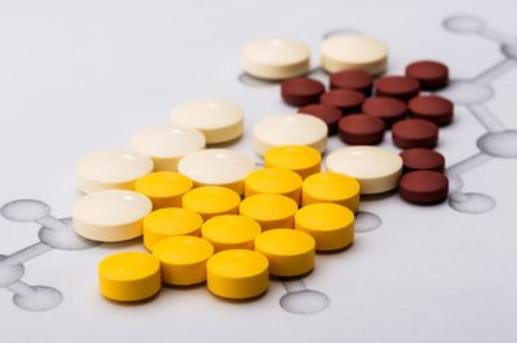 维生素C对提高免疫力有帮助，补充越多越好？