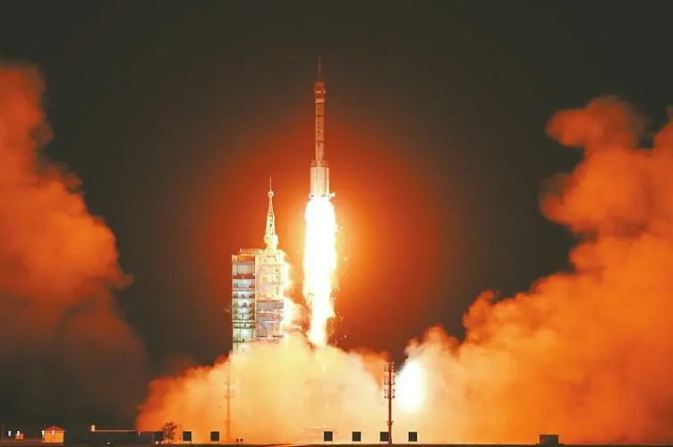 顺利着陆！“圆梦乘组”航天员感觉良好，神十五任务圆满成功