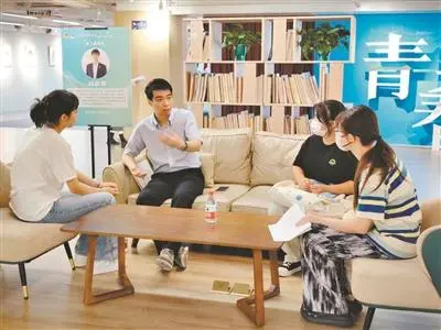 广州举行“百企千人”港澳大学生实习计划实习招聘双选会