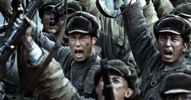 《志愿军: 雄兵出击》以宏大的美感展现了军人的英勇无畏