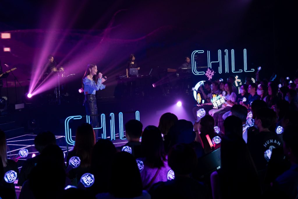 Kelly陈慧琳音乐节目首演现场演绎新歌 惊喜透露澳门演唱会在即 